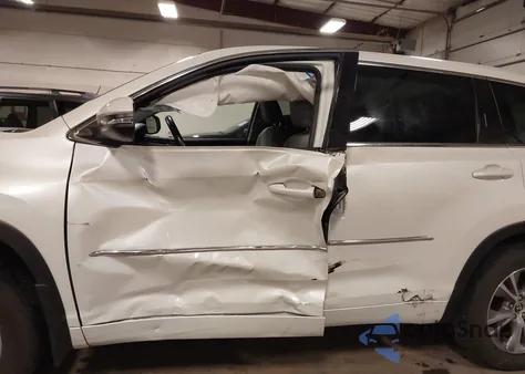 2016 Toyota Highlander Le Plus V6 из США, поврежденный, VIN 5TDBKRFH3GS308114